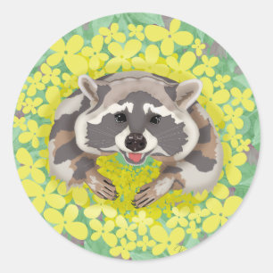 Raccoon med gula blommor. runt klistermärke
