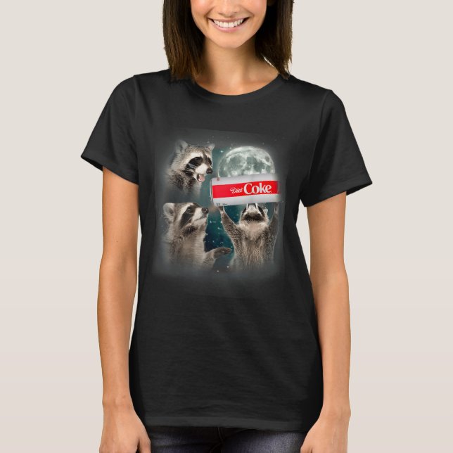 Raccoon Meme 3 Racoons Howling At Moon Funny Weird T Shirt (Framsida)