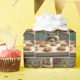 Raccoon Tittar på choklat Chip Cookies Presentpapper