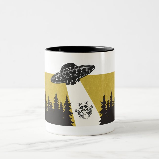Raccoon UFO Två-Tonad Mugg (Center)