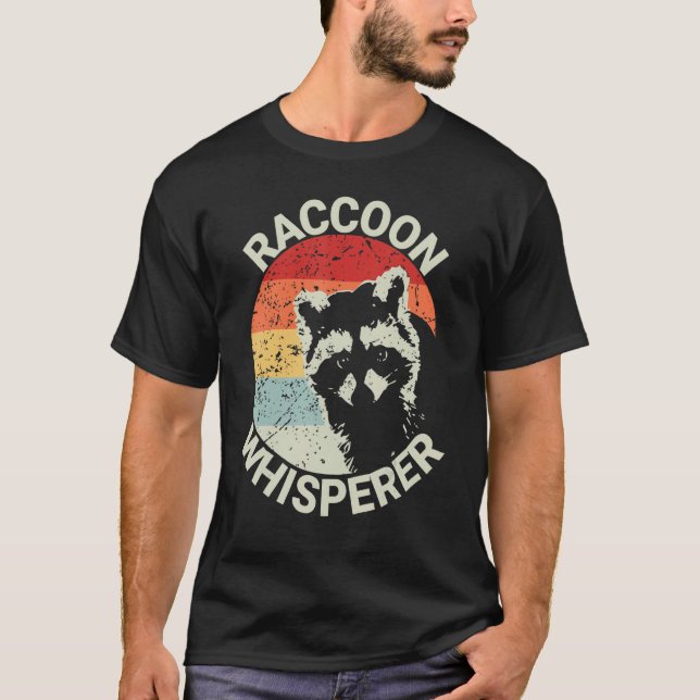 Raccoon Whisperer Vintage Raccoon Feeder Raccoons T Shirt (Framsida)