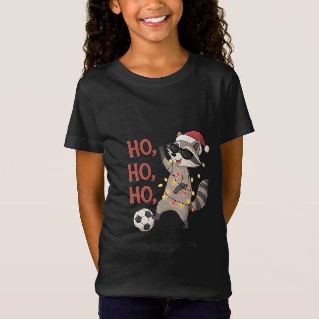 Raccoon with lights and Christmas hat playing socc T Shirt (Framsida)