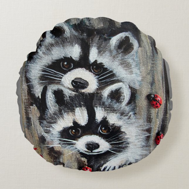 Raccoons Peeking Rund Kudde (Framsidan)