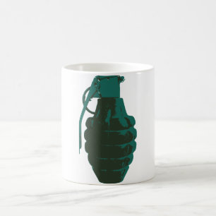 Räcka granatkrigmilitären bombarderar arméflottor kaffemugg