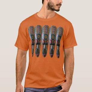 Räcka målat afrikanskt stam- maskerar t-shirt