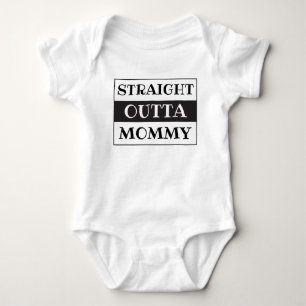 Räcker Rakt Ut Ur Mamma Roligt Svart Vitt T Shirt