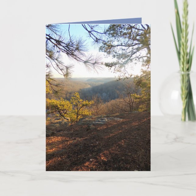 Räckvidden för det ljust, beskådar av backarna helgkort (Framsida)