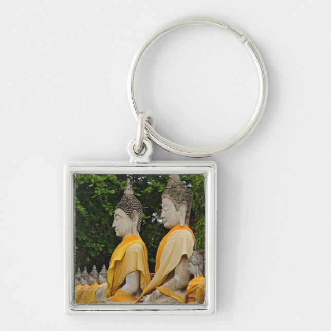 Rad av Buddastatyer, Wat Yai Chaya Mongkol Fyrkantig Silverfärgad Nyckelring (Framsidan)