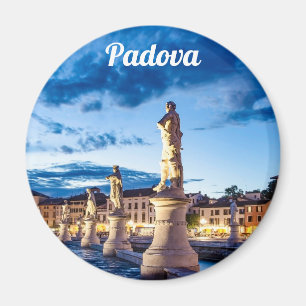 Rad med belysta statyer i Padova Magnet