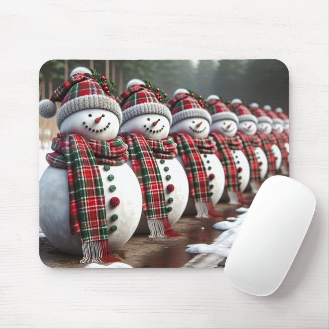 Rad med Snögubbar som bär Tartan Play Scarves Musmatta (Med mus)