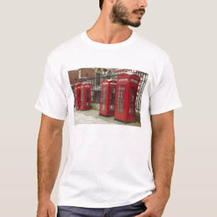 Rad med telefonhyttar på baksidan av Royal T Shirt