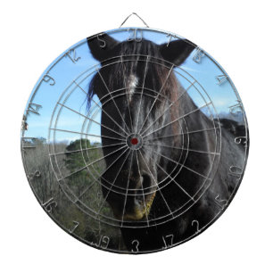 Räddad Black Draft Horse Darttavla