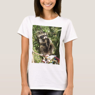 Räddad & rehabiliterad Raccoonbaby T-shirt