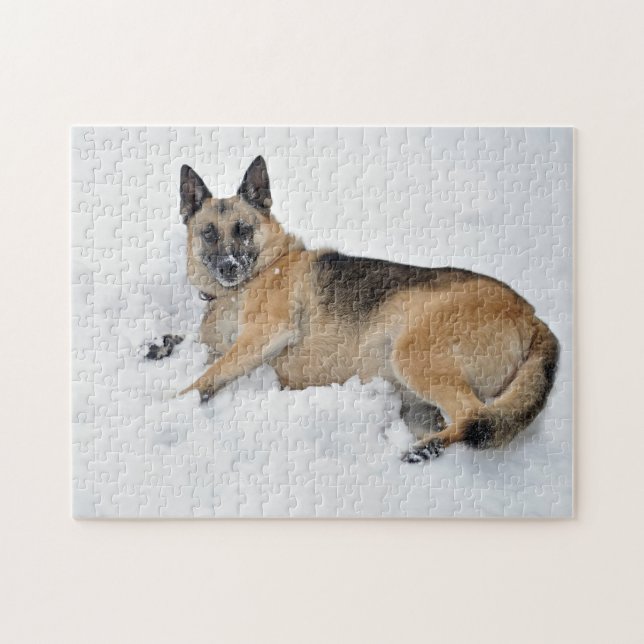 Rädding German Shepherd in Snö Jigszle Puzzle Pussel (Horisontell)
