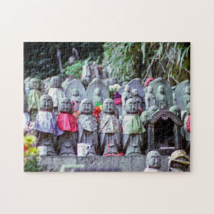 Rader med små Jizo munk-statyer med bibs - Japan Pussel