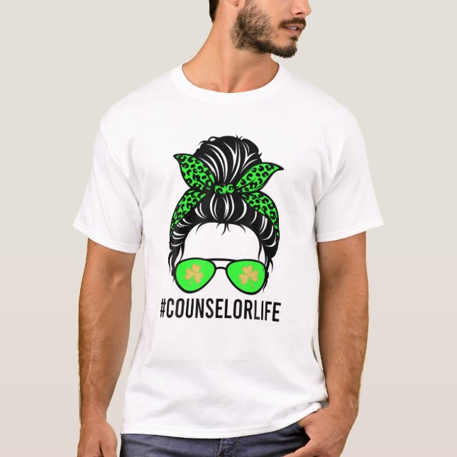 Rådgivare Messy Bun St patricks day Funny Irish Mo T Shirt (Framsida)