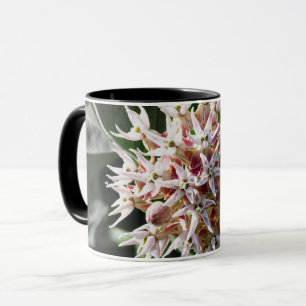 Radiant renhet: Vit soja Milkweed Flower Photo Mugg