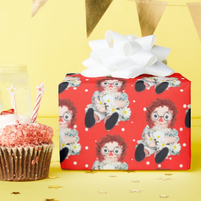 Rag Doll med Daisy på Polka dots Presentpapper (Födelsedagsfest)