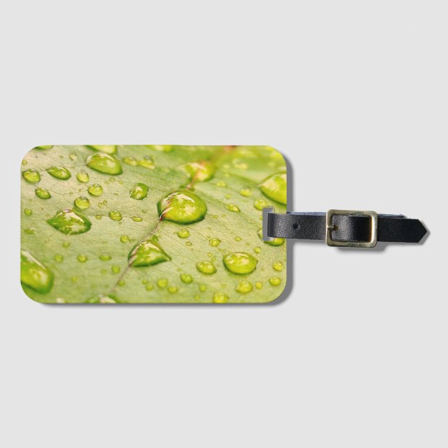 "Rain-Kissed Leaf Luggage Tag Bagagebricka (Framsida horisontal)