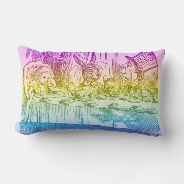 Rainbow Alice i Wonderland Mad Tea Party Lumbarkudde (Framsida)