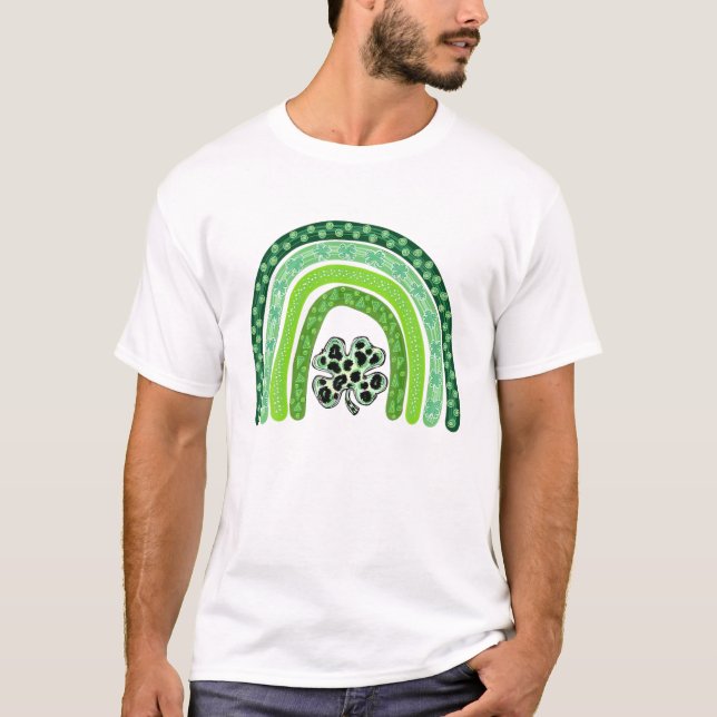 Rainbow and Shamrock Klöver Lycklig St. Patricks D T Shirt (Framsida)