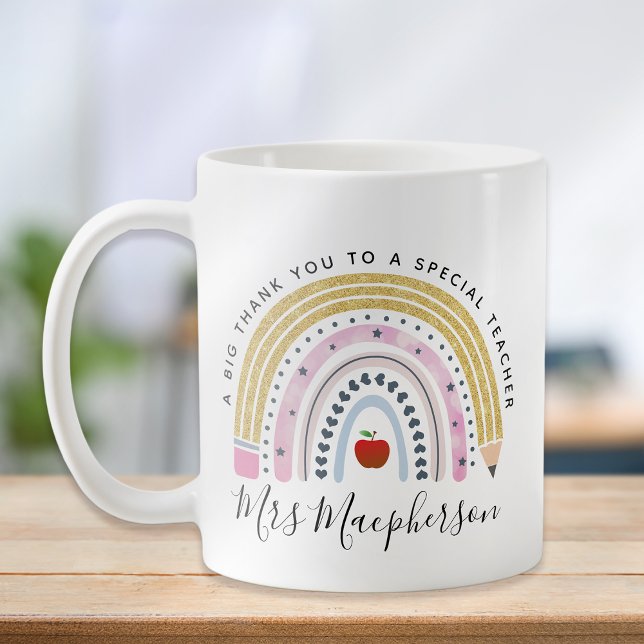 Rainbow Apple Monogram Teacher Tack Gift Kaffemugg (Skapare uppladdad)