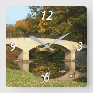 Rainbow Bridge i Fall på Grove City College Fyrkantig Klocka