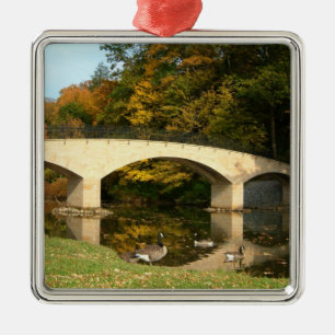 Rainbow Bridge i Fall på Grove City College Julgransprydnad Metall