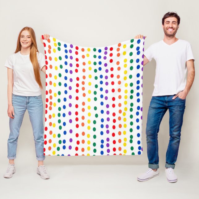 Rainbow Candy Dots on White Fleecefilt (På plats)