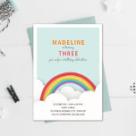 Rainbow Clouds Födelsedagsfest Inbjudningar<br><div class="desc">Ett regnbågsfödelsedagstema med en illustration av regnbåge,  och blå himmel.</div>