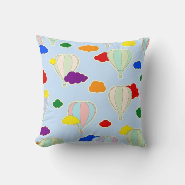 Rainbow Clouds Throw Cushion Kudde (Framsida)