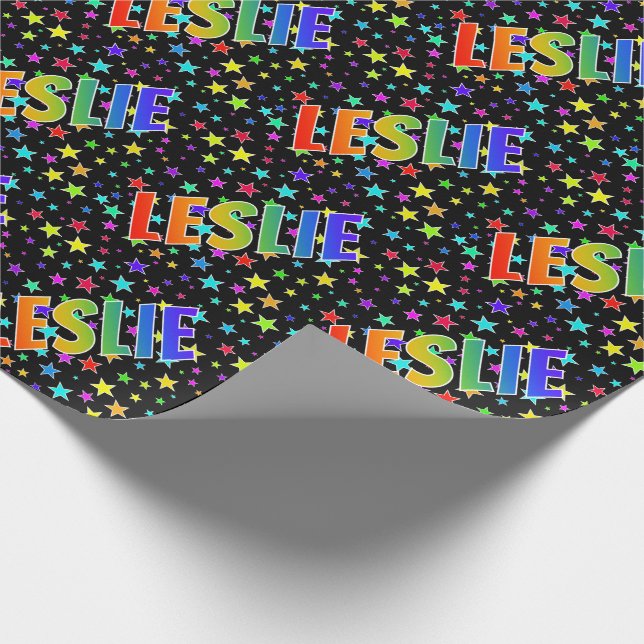 Rainbow First Namn ’LESLIE’ + Stars Presentpapper (Hörn)