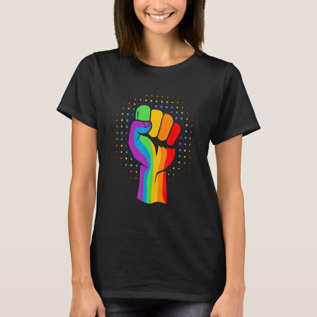 Rainbow Fist Pride Lgbtqia T Shirt (Framsida)