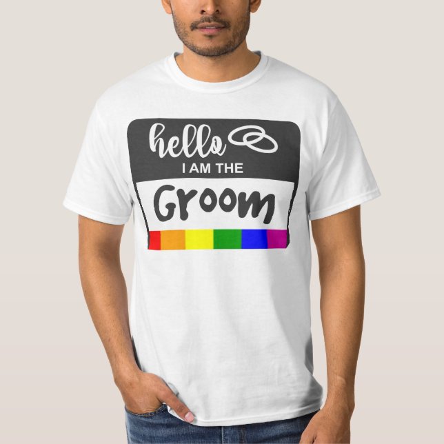 Rainbow Flagga Bröllop Hej Namn Badge for Groom T Shirt (Framsida)