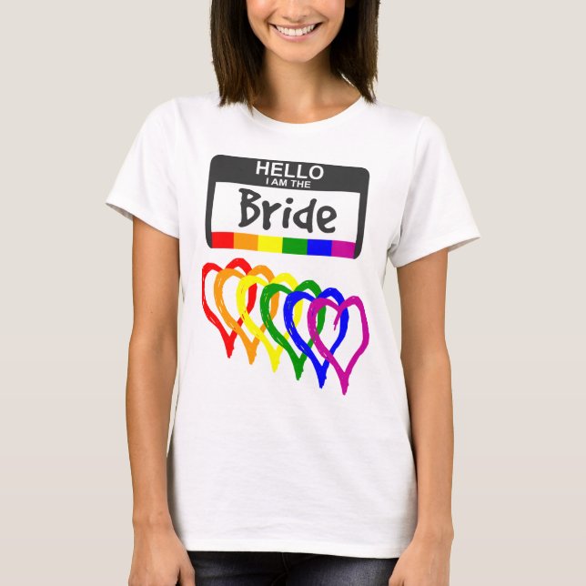 Rainbow Flagga Hearts Bride Namn Badge Bröllop T Shirt (Framsida)