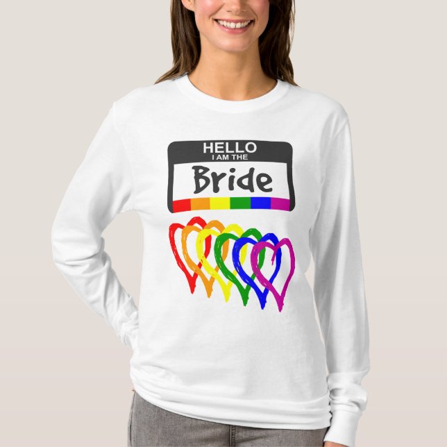 Rainbow Flagga Hearts Bride Namn Badge Bröllop T Shirt (Framsida)