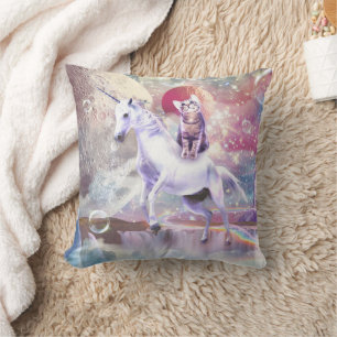 Rainbow galaxy cat ridande unicorn i rymden. kudde