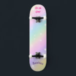 Rainbow Girly Anpassningsbar Personlig Namn Mini Skateboard Bräda 18,5 Cm<br><div class="desc">Regnbågsskateboard med personlig Namn och Personlig Rainbow Skateboard KLICK på PERSONALIZE MALLOPTION OCH ANGE NAMN. Du kan också anpassningsbar annan bildtext. Skateboard för coola designad med levande färg och för bakgrunden och en funky som förenar en skateboard. Skateboard ger en underbar gåva till en enhörning av älskare.</div>