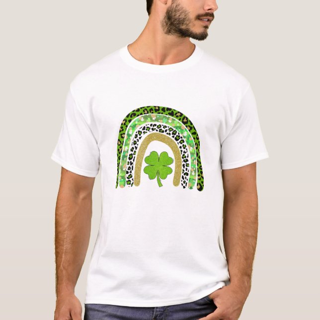 Rainbow Green Shamrock Irish Leprechaun St Patrick T Shirt (Framsida)