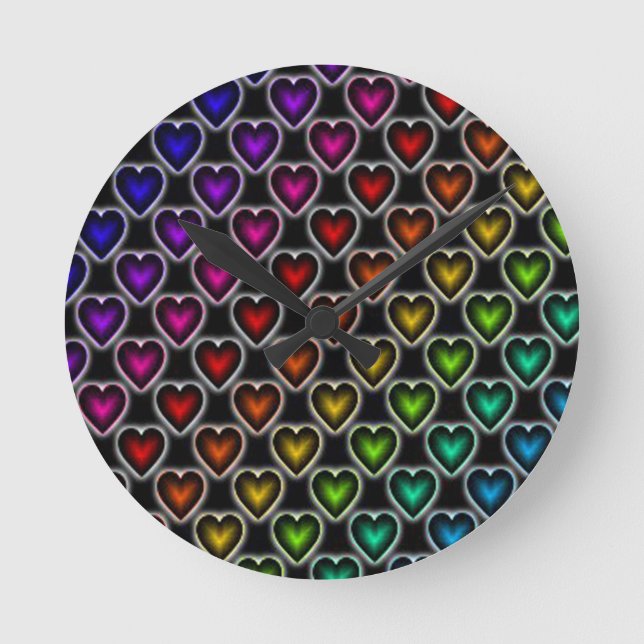 Rainbow Hearts Rund Klocka (Framsida)
