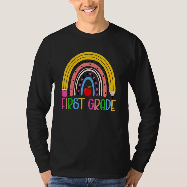 Rainbow Hej First 1st Klass Lärare First Day of T Shirt (Framsida)
