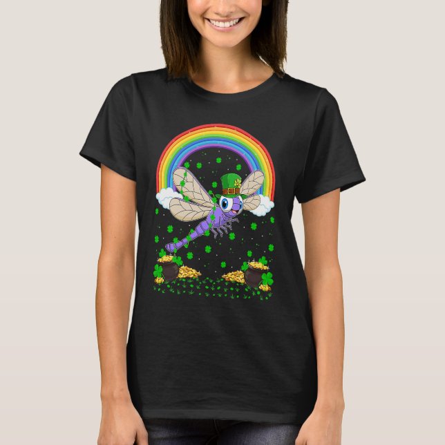Rainbow Irish Shamrock Dragonfly St Patrick's Day T Shirt (Framsida)