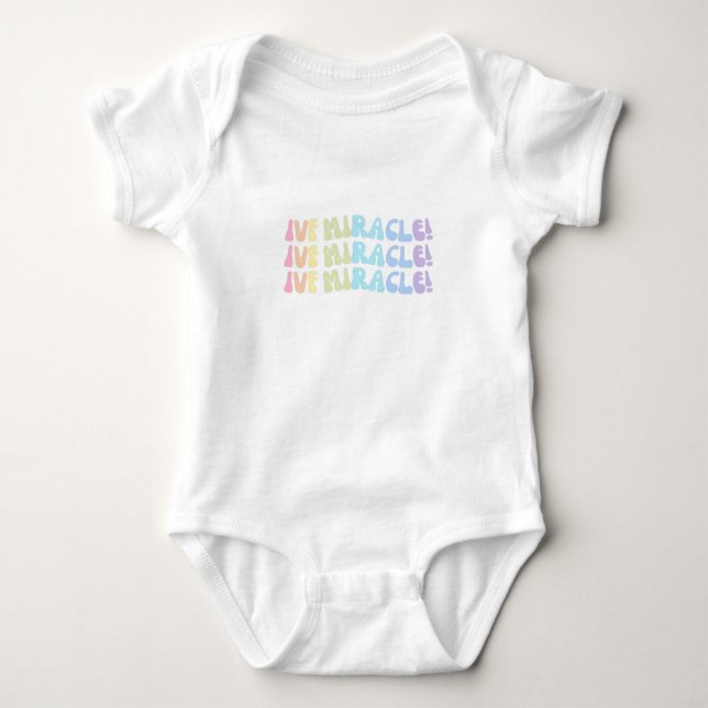 Rainbow IVF MIRACLE Preppy Infertility Awareness T Shirt (Framsida)