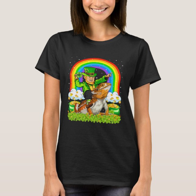 Rainbow Leprechaun Riding Bearded Dragon St Patric T Shirt (Framsida)