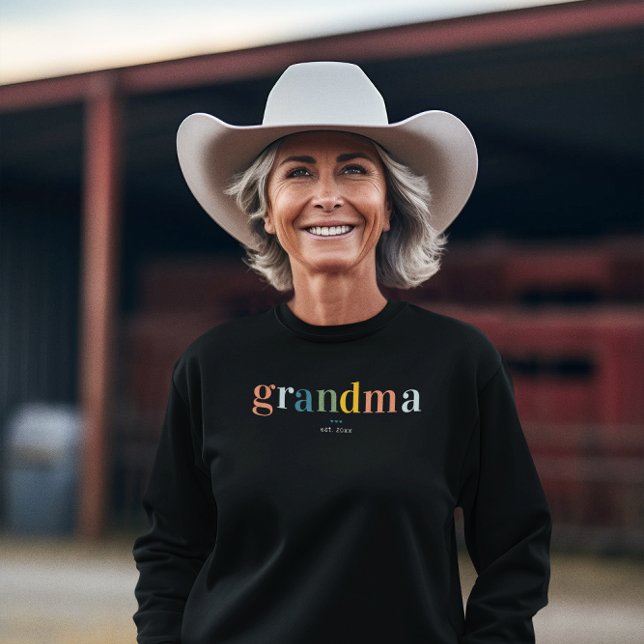 Rainbow Lettering Grandma | Fastställd T Shirt (Skapare uppladdad)