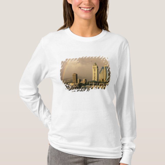 Rainbow over Honolulu, Hawaii, USA 2 T Shirt (Framsida)