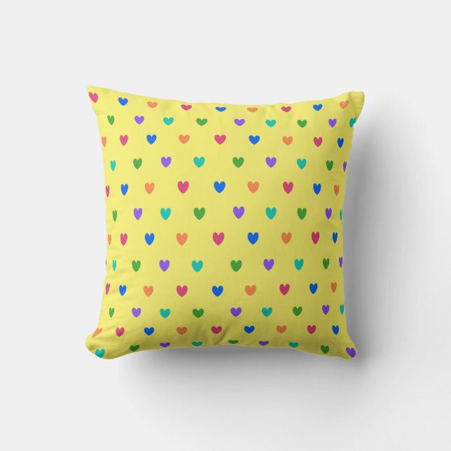 Rainbow polka-hjärtan på gult kudde (Framsida)
