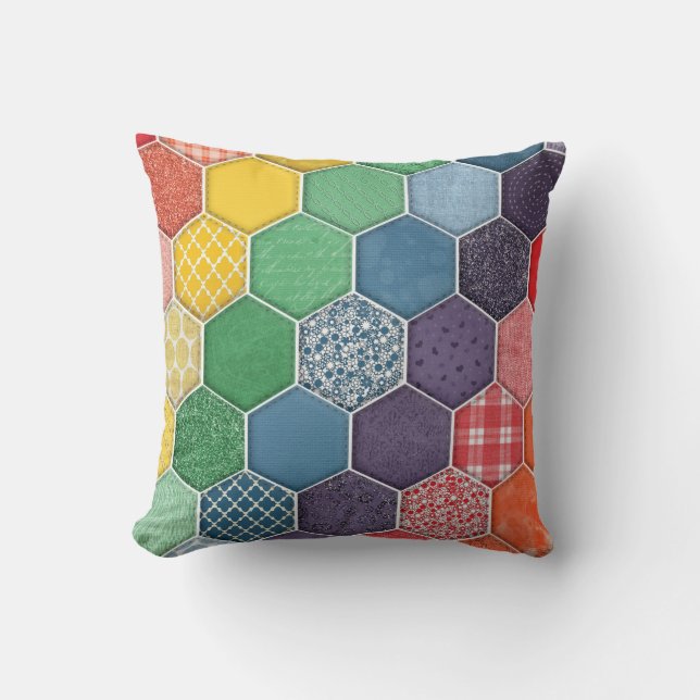 Rainbow Quilted Hexagon Kudde (Framsida)