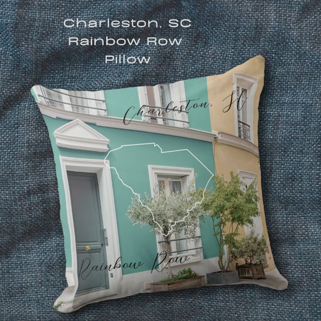 Rainbow Row Charleston Personlig Dekorativ kudde (A throw pillow featuring a colorful picture of Rainbow Row in Charleston South Carolina! )