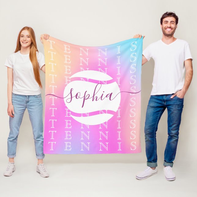 Rainbow Tennis Typography Boll & Girl Players Kids Fleecefilt (På plats)